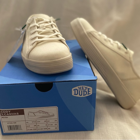 HEY DUDE Youth Sneakers Size YT4 Cody Y Canvas NEW IN BOX (Cream color) - Picture 4 of 14